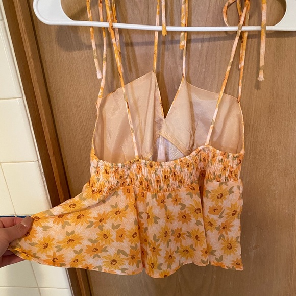 🌻 NWT Showpo Ain’t No Sweetie Top sunflowe… - Picture 9 of 9